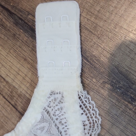 SIMONE PERELE Cream Adjustable & Criss-cross Strap Lightly Padded Bra - Picture 6 of 16